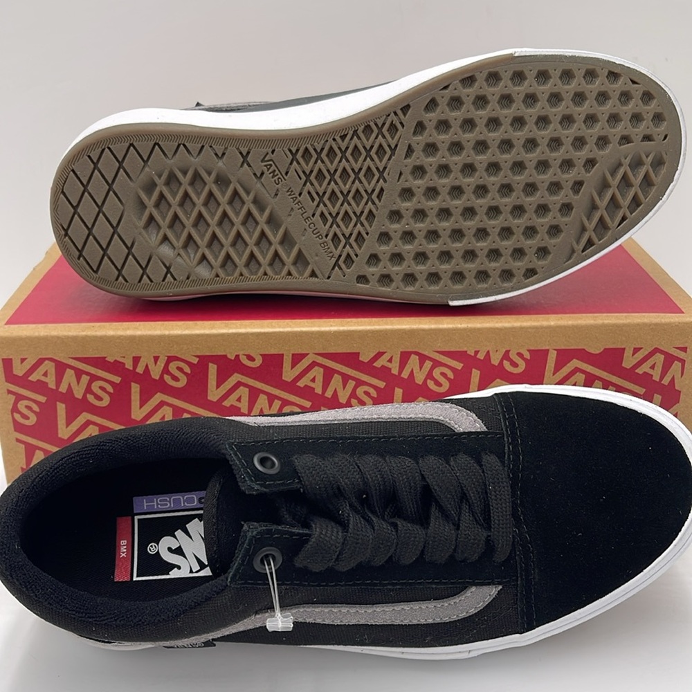 Vans WMNS Black and Gray Sneakers Bmx Old Skool
Black/Gray/White
VN0A5JIP9BG - Picture 3 of 16